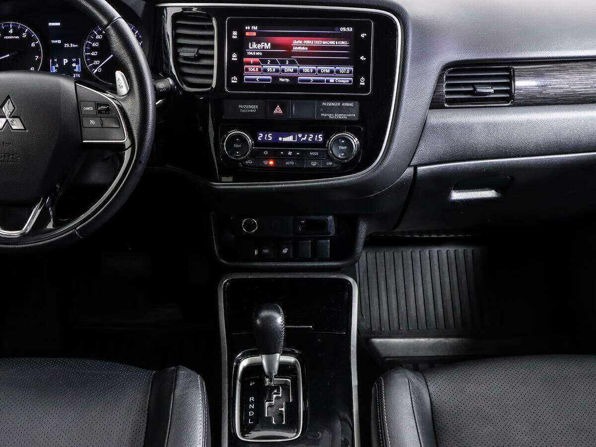 Купить Mitsubishi Outlander с пробегом. Фото: #10