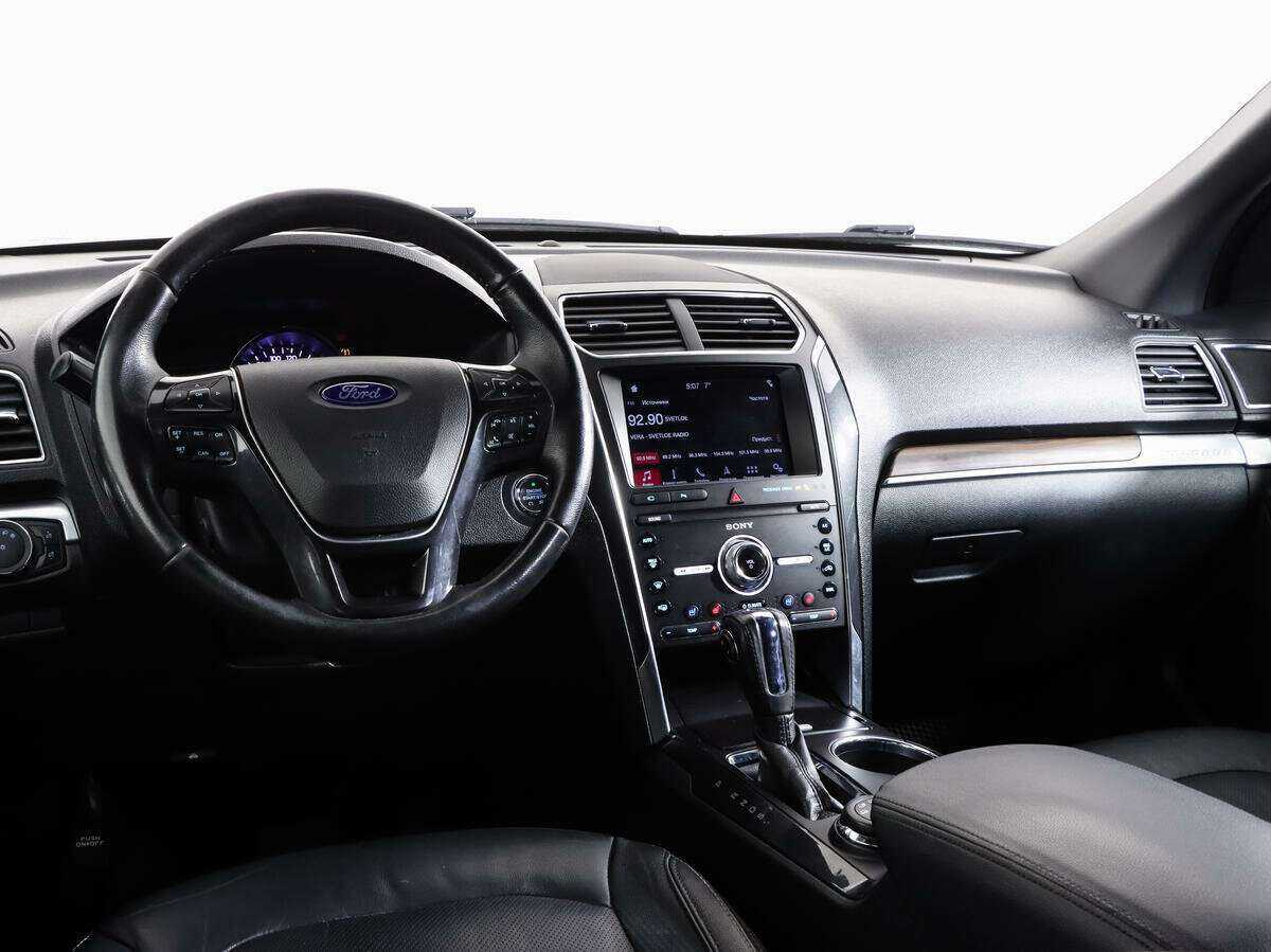 Купить Ford Explorer с пробегом. Фото: #7