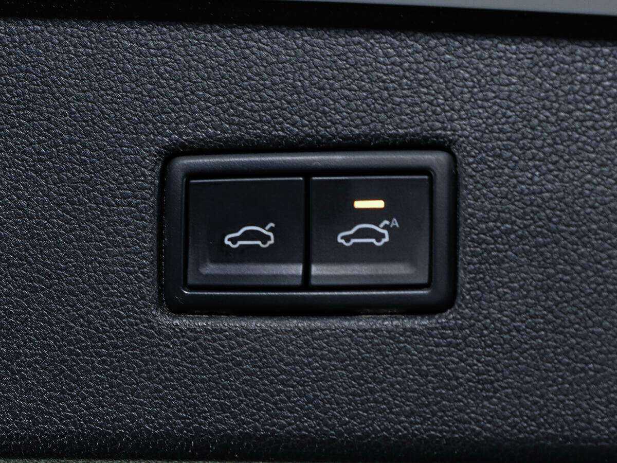 Купить Volkswagen Tiguan с пробегом. Фото: #17