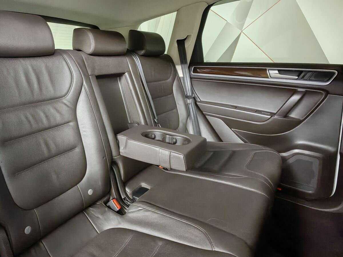 Купить Volkswagen Touareg с пробегом. Фото: #12