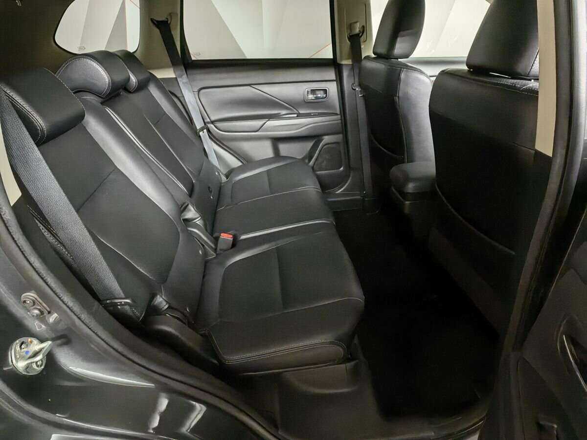 Купить Mitsubishi Outlander с пробегом. Фото: #11