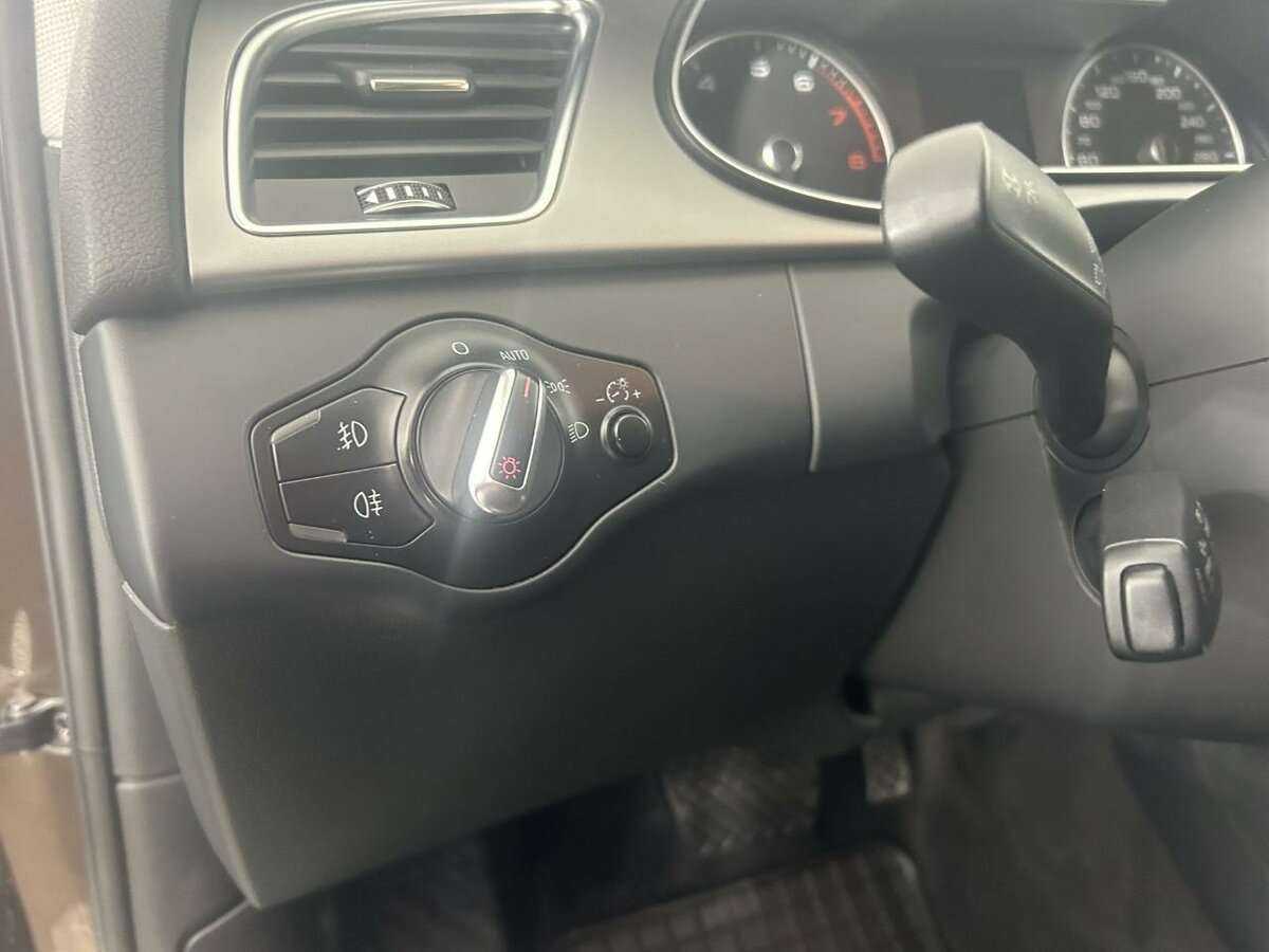 Купить Audi A4 с пробегом. Фото: #8
