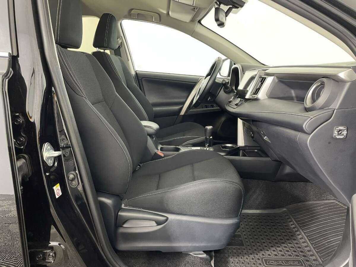 Купить Toyota RAV4 с пробегом. Фото: #13