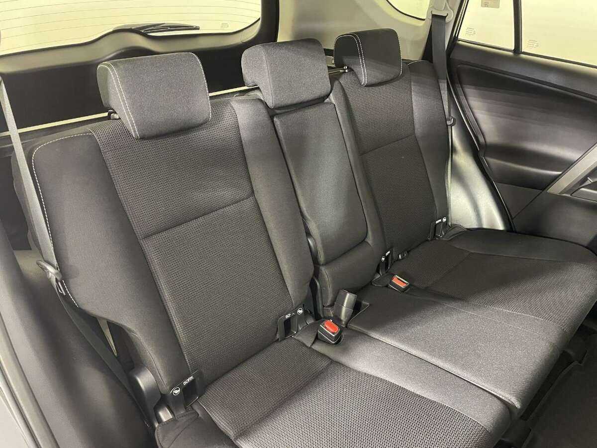 Купить Toyota RAV4 с пробегом. Фото: #14