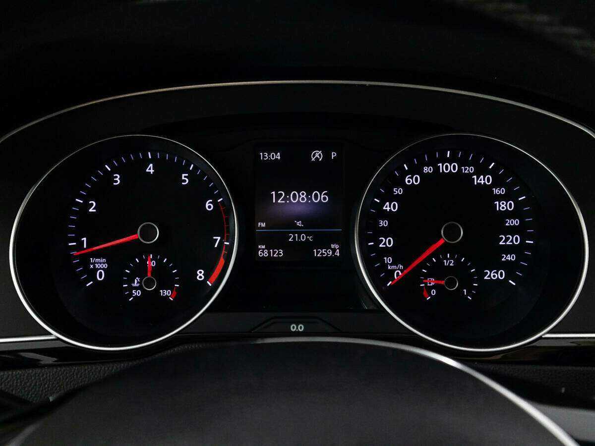Купить Volkswagen Passat с пробегом. Фото: #11