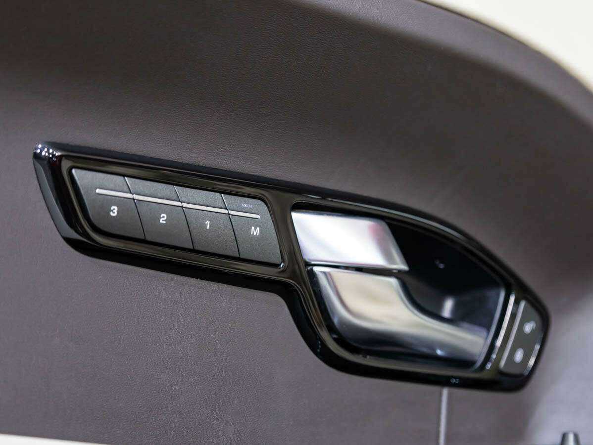 Купить Land Rover Range Rover Evoque с пробегом. Фото: #21