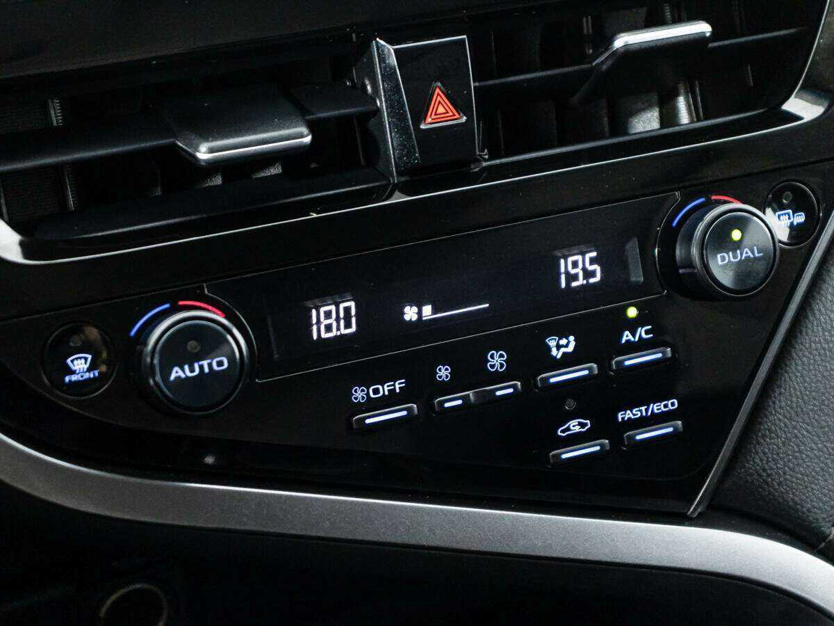 Купить Toyota Camry с пробегом. Фото: #14