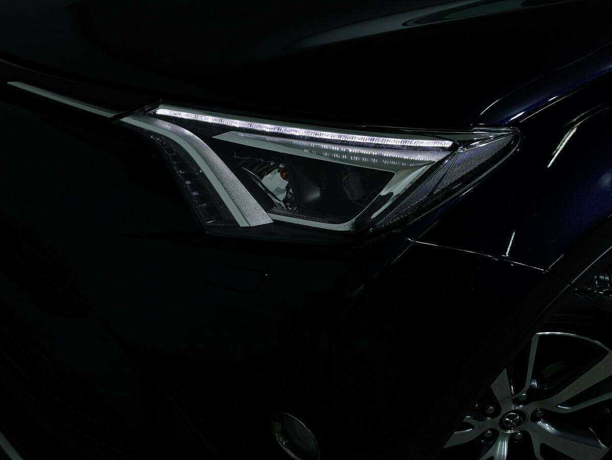 Купить Toyota RAV4 с пробегом. Фото: #16