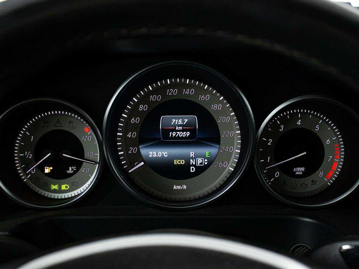 Купить Mercedes-Benz E-Класс с пробегом. Фото: #11