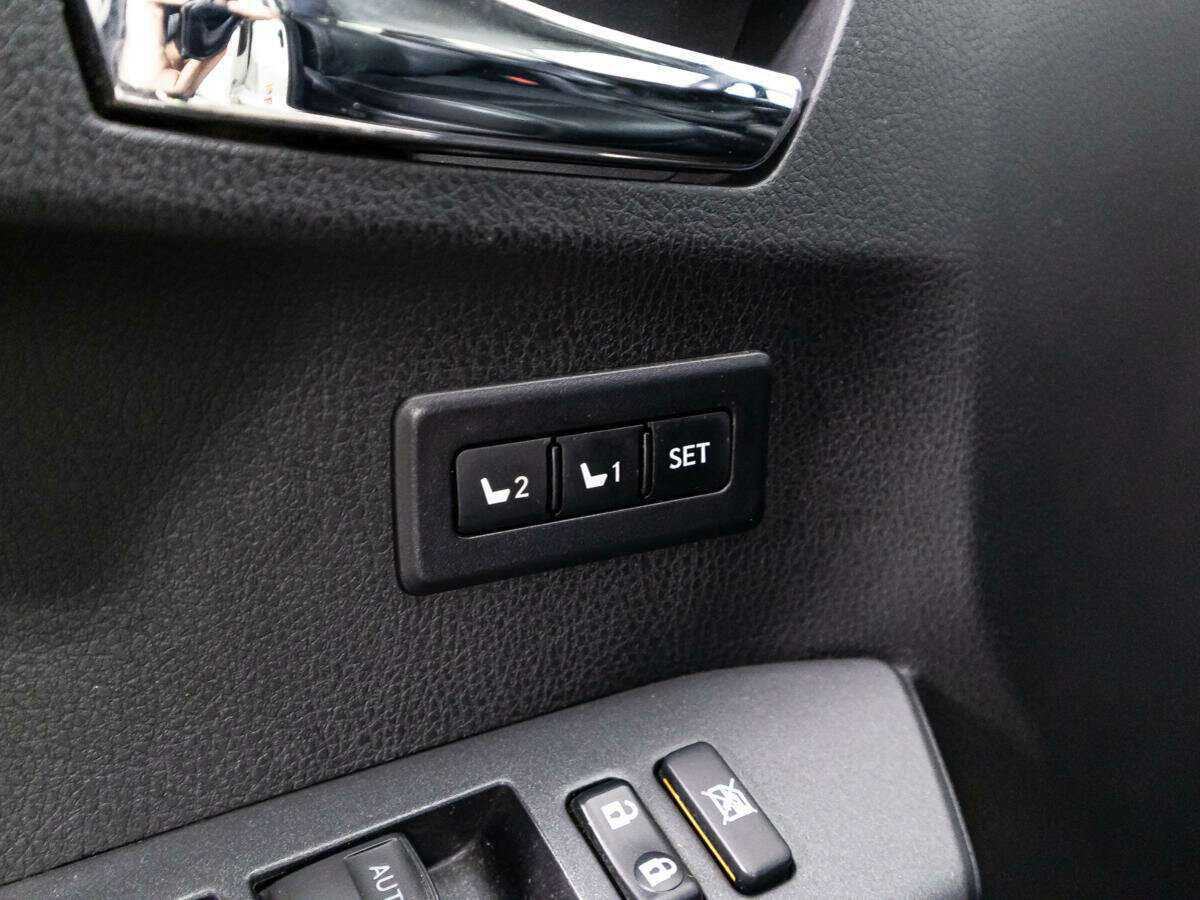 Купить Toyota RAV4 с пробегом. Фото: #17