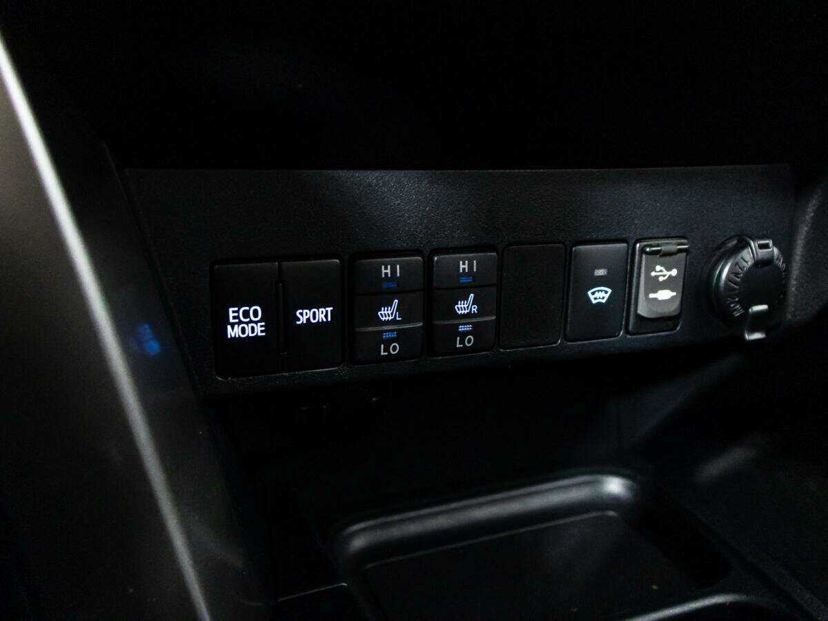 Купить Toyota RAV4 с пробегом. Фото: #21