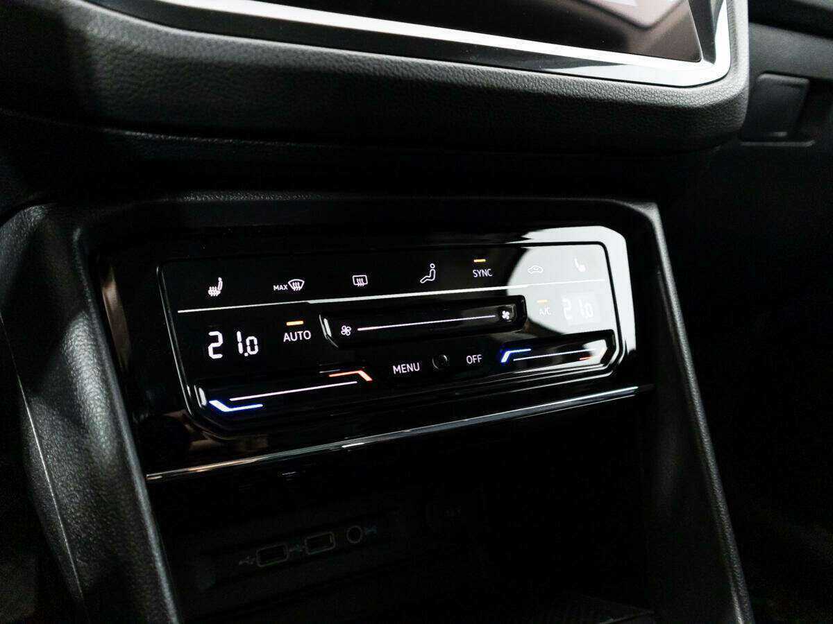 Купить Volkswagen Tiguan с пробегом. Фото: #16