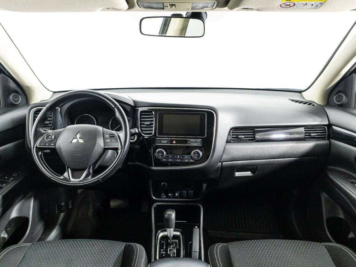Купить Mitsubishi Outlander с пробегом. Фото: #12