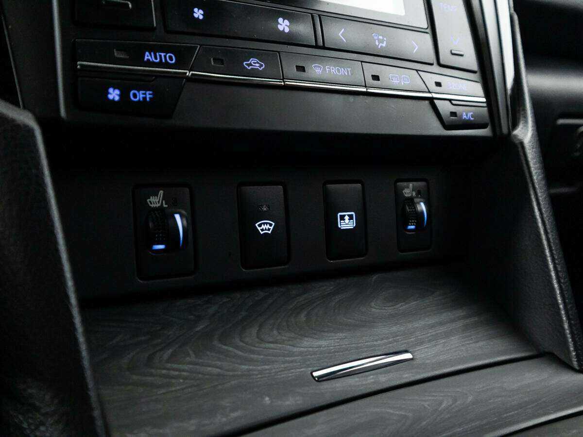 Купить Toyota Camry с пробегом. Фото: #20