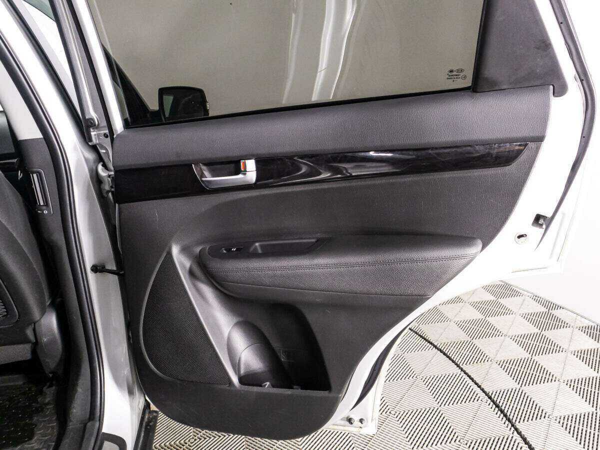 Купить Kia Sorento с пробегом. Фото: #22