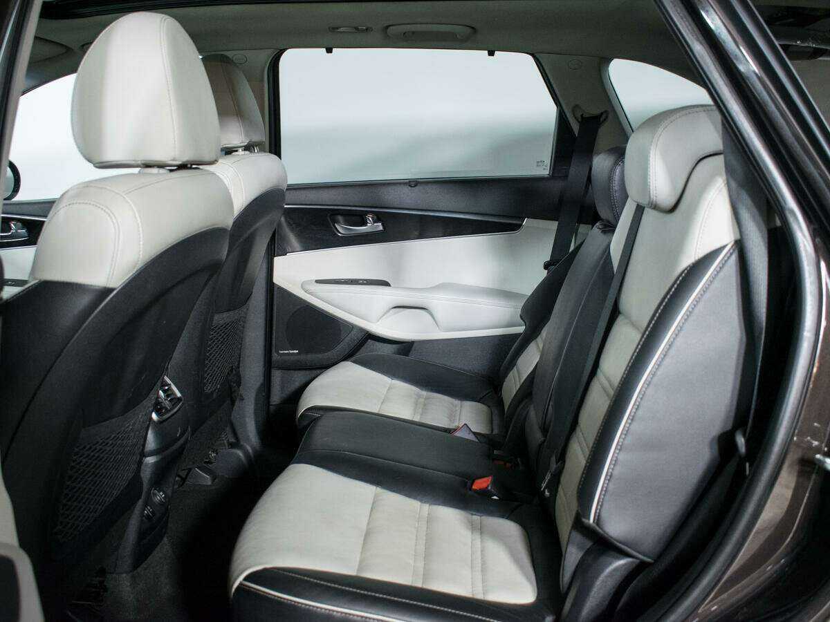 Купить Kia Sorento с пробегом. Фото: #9