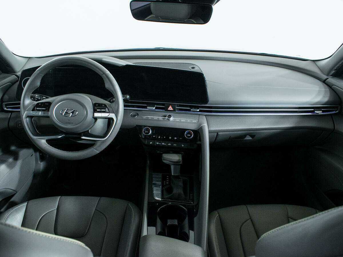 Купить Hyundai Elantra с пробегом. Фото: #11