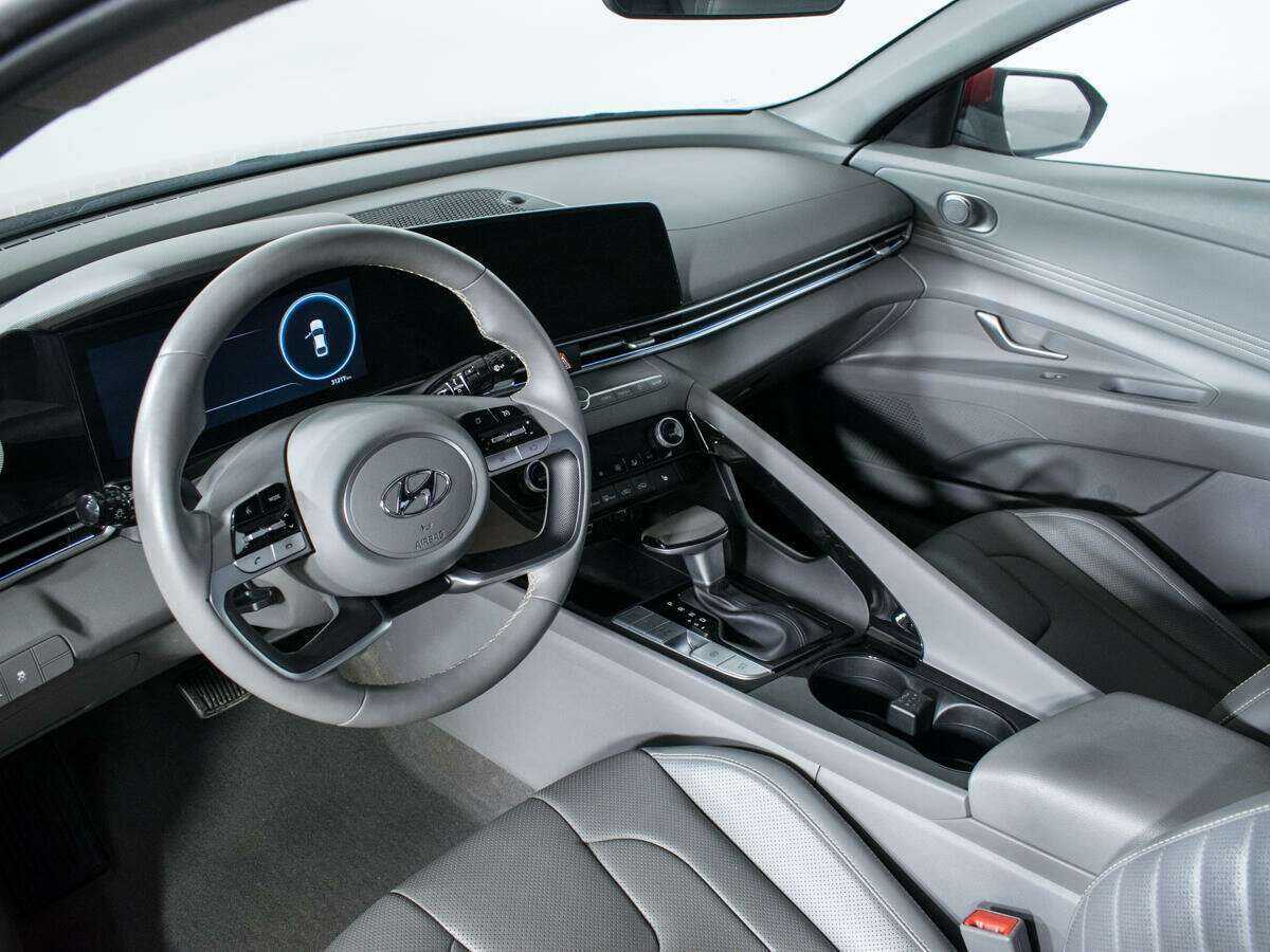 Купить Hyundai Elantra с пробегом. Фото: #12