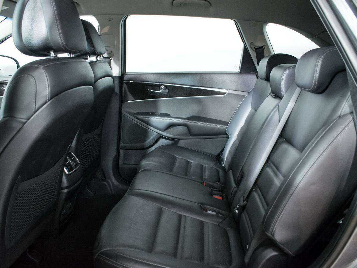 Купить Kia Sorento с пробегом. Фото: #9