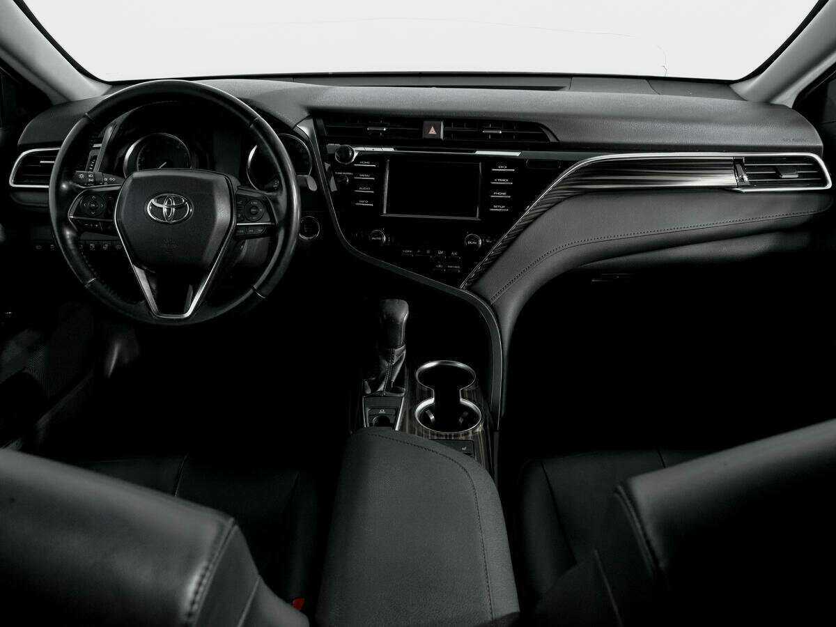 Купить Toyota Camry с пробегом. Фото: #11
