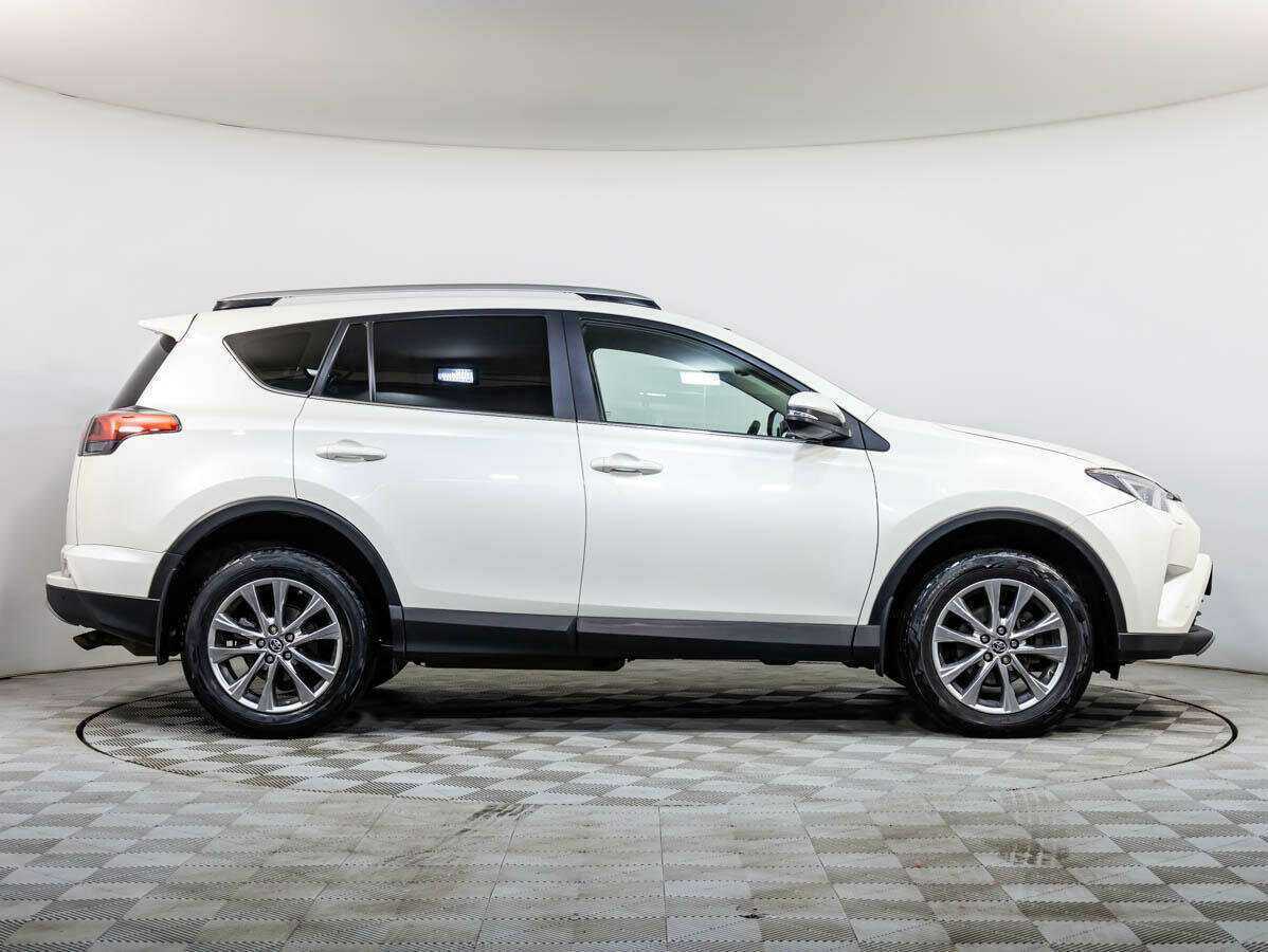 Купить Toyota RAV4 с пробегом. Фото: #2