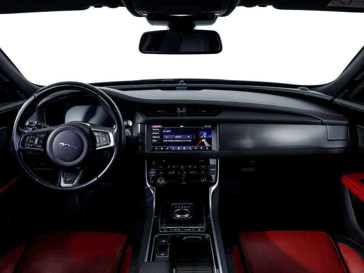 Купить Jaguar XF с пробегом. Фото: #9