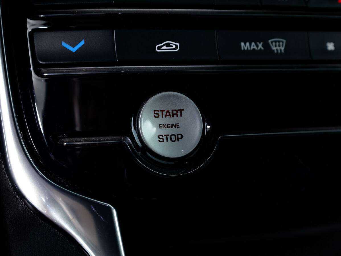 Купить Jaguar XF с пробегом. Фото: #21