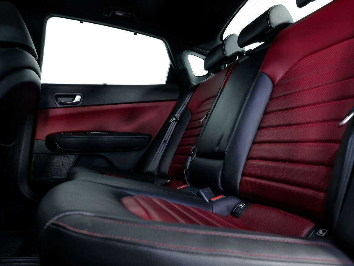 Купить Kia Optima с пробегом. Фото: #8