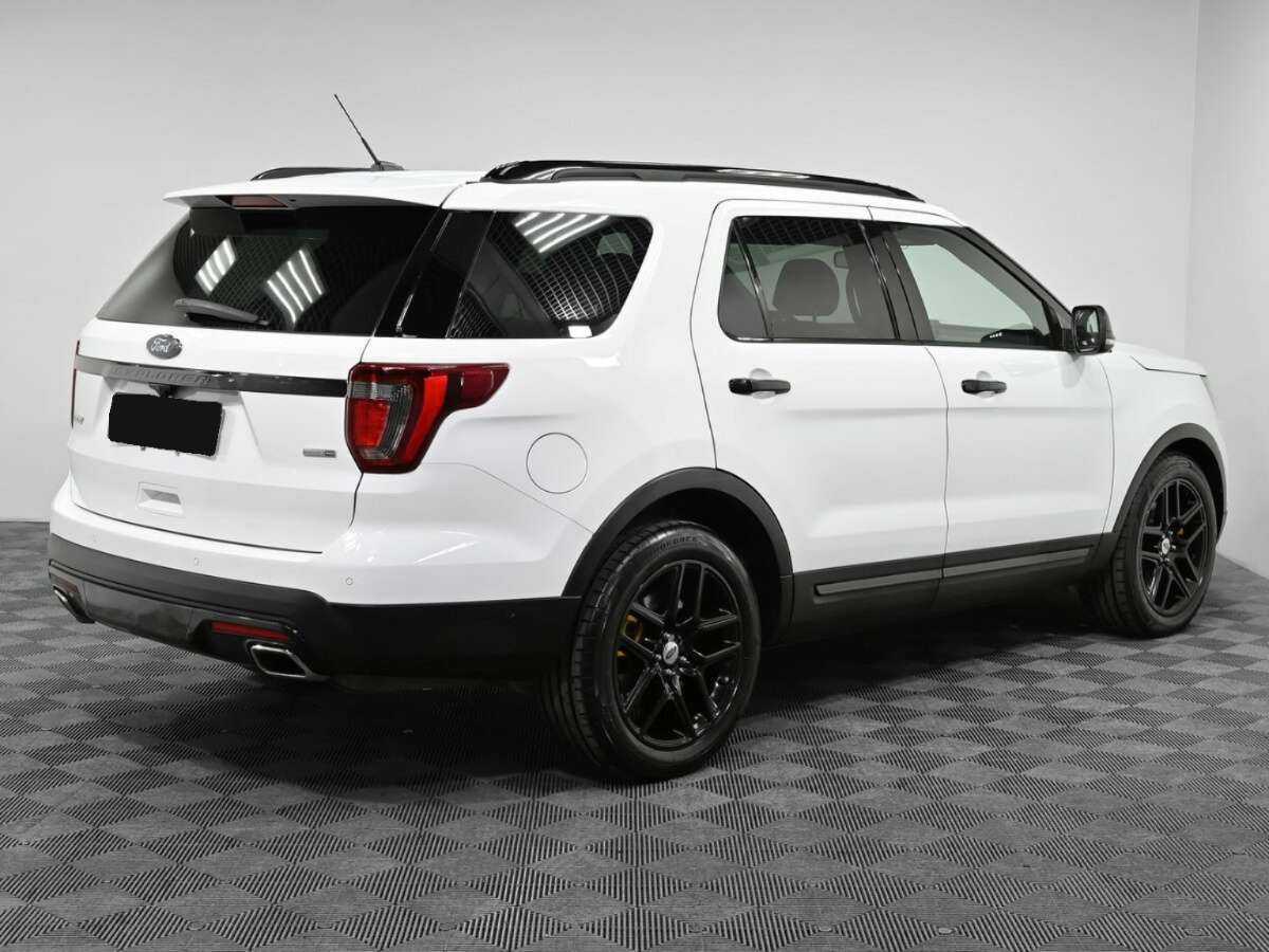 Купить Ford Explorer с пробегом. Фото: #1