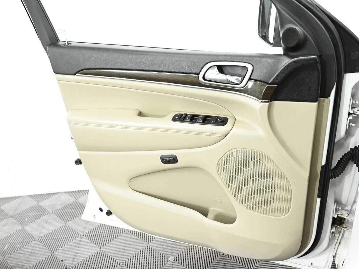 Купить Jeep Grand Cherokee с пробегом. Фото: #13