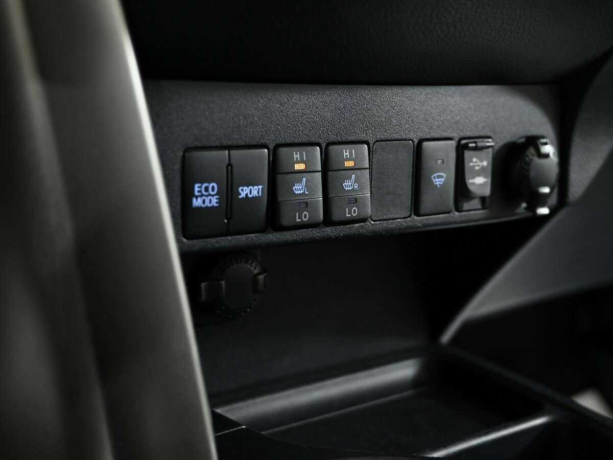 Купить Toyota RAV4 с пробегом. Фото: #11