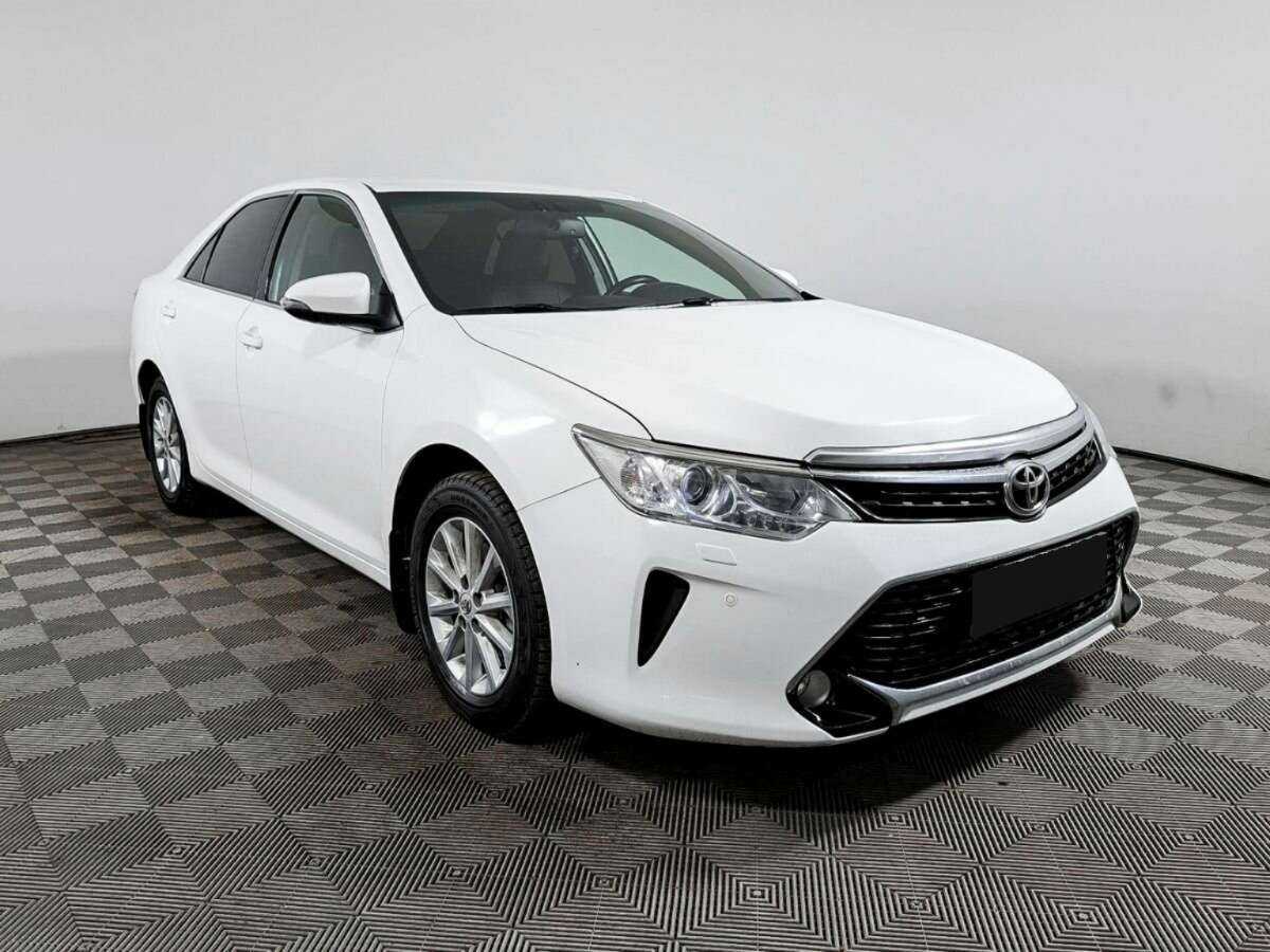 Купить Toyota Camry с пробегом. Фото: #2