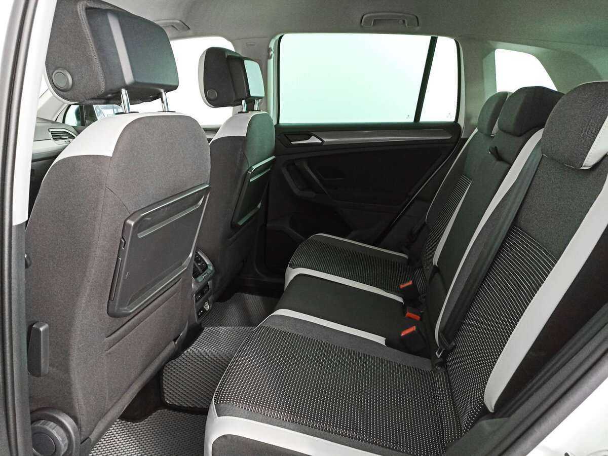 Купить Volkswagen Tiguan с пробегом. Фото: #9