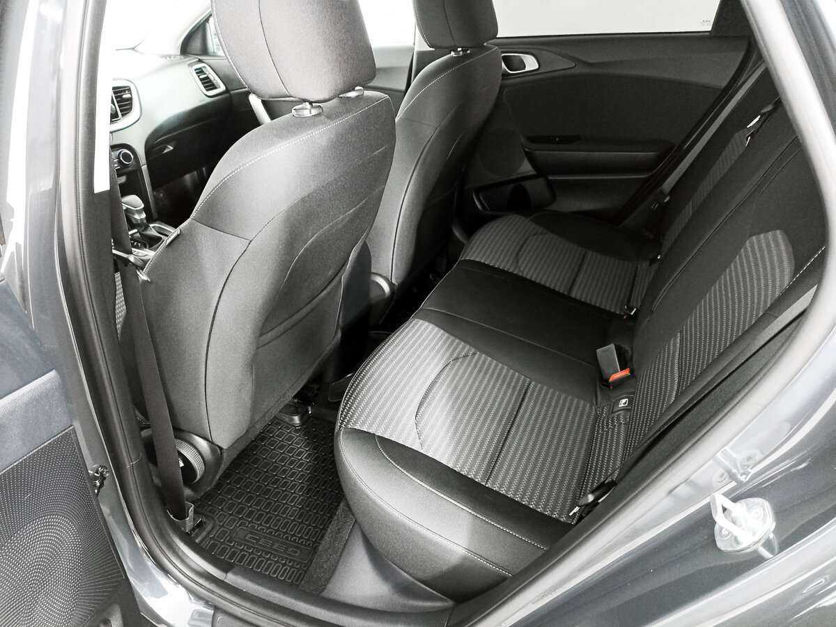 Купить Kia Ceed с пробегом. Фото: #9