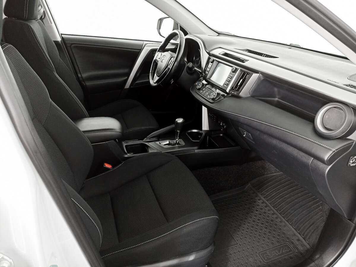 Купить Toyota RAV4 с пробегом. Фото: #8
