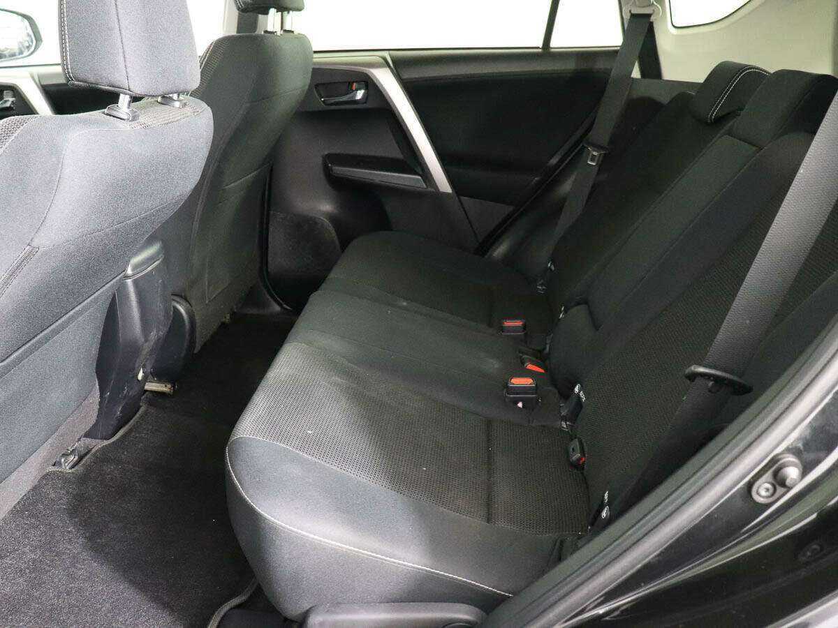 Купить Toyota RAV4 с пробегом. Фото: #8
