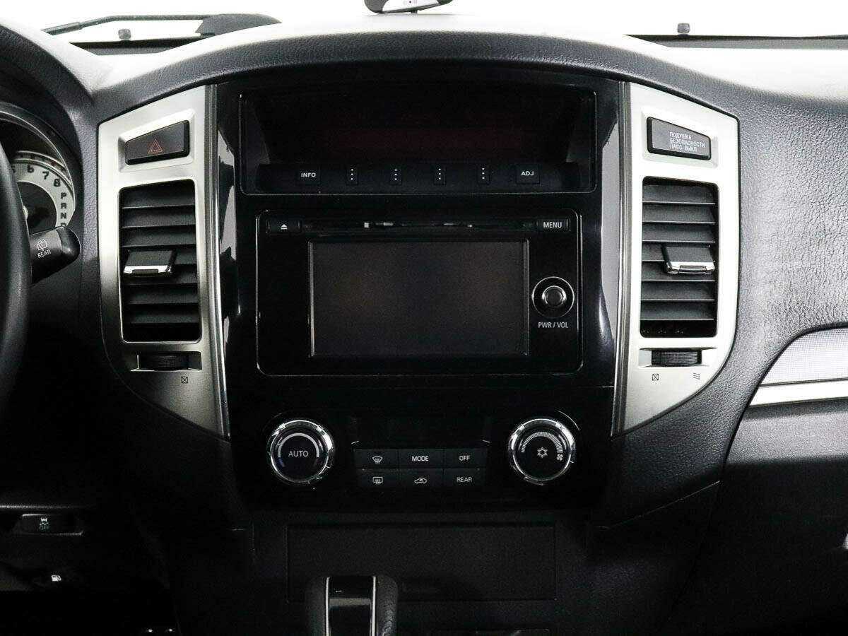 Купить Mitsubishi Pajero с пробегом. Фото: #9