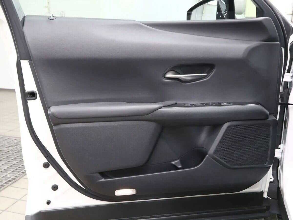 Купить Lexus UX с пробегом. Фото: #4