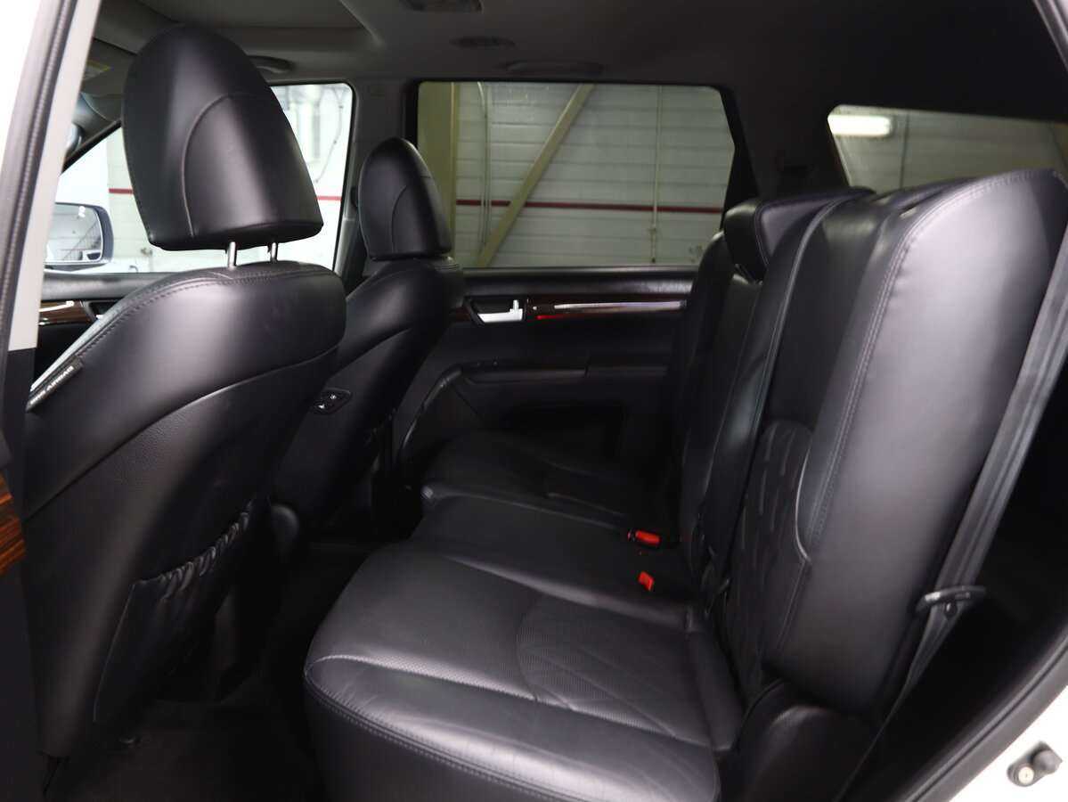 Купить Kia Mohave с пробегом. Фото: #11