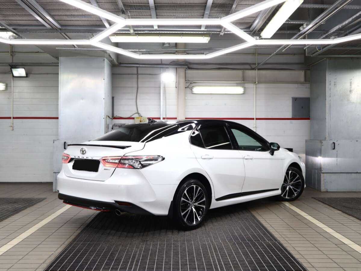 Купить Toyota Camry с пробегом. Фото: #1