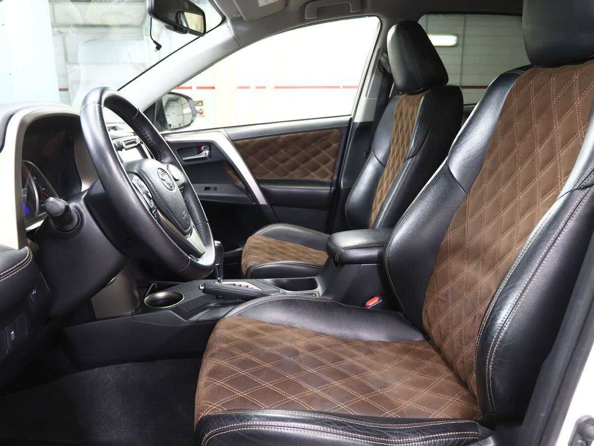 Купить Toyota RAV4 с пробегом. Фото: #9