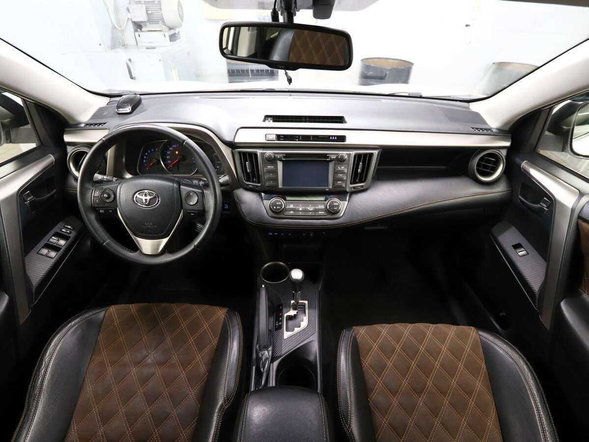 Купить Toyota RAV4 с пробегом. Фото: #11