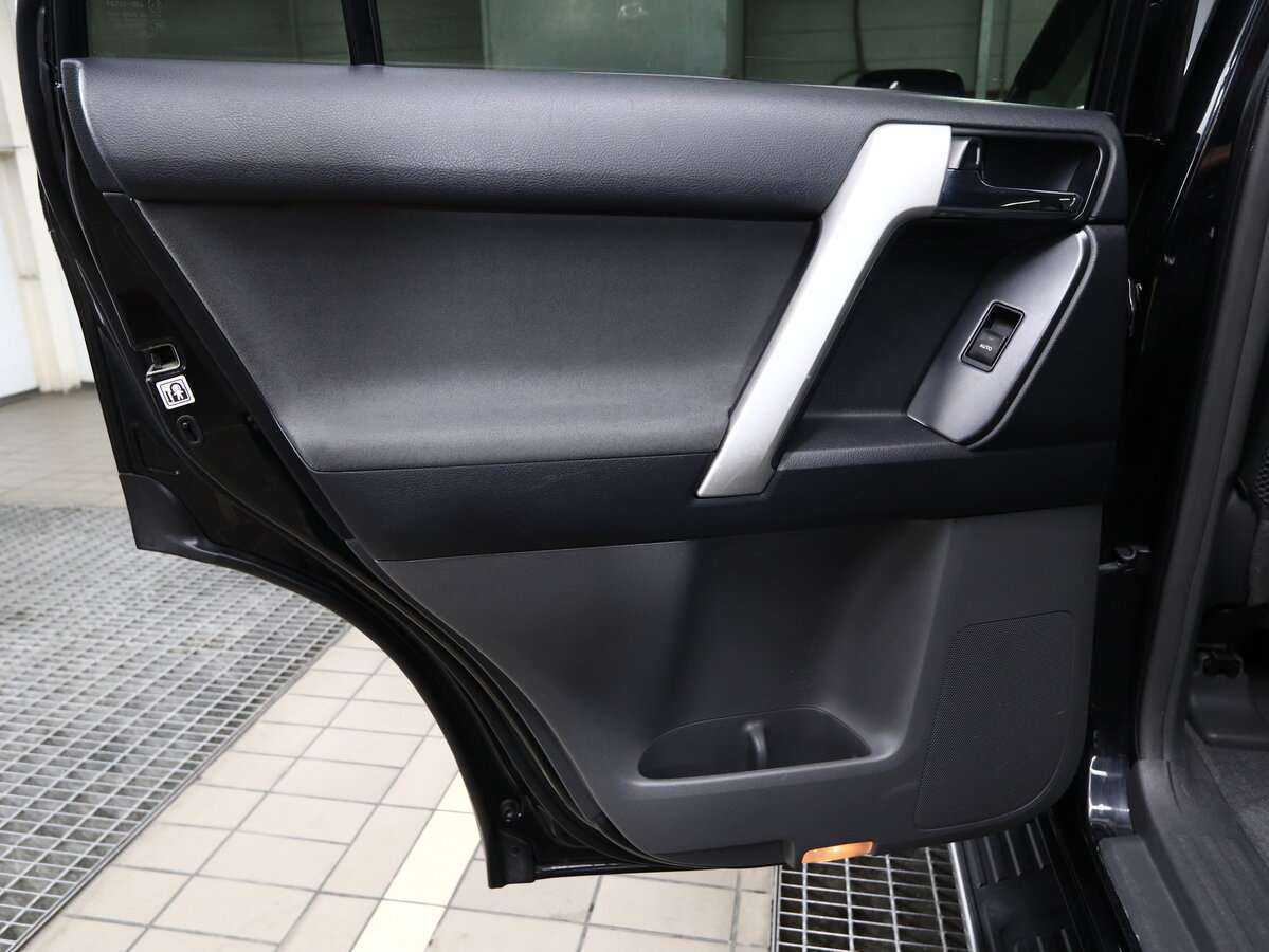 Купить Toyota Land Cruiser Prado с пробегом. Фото: #12