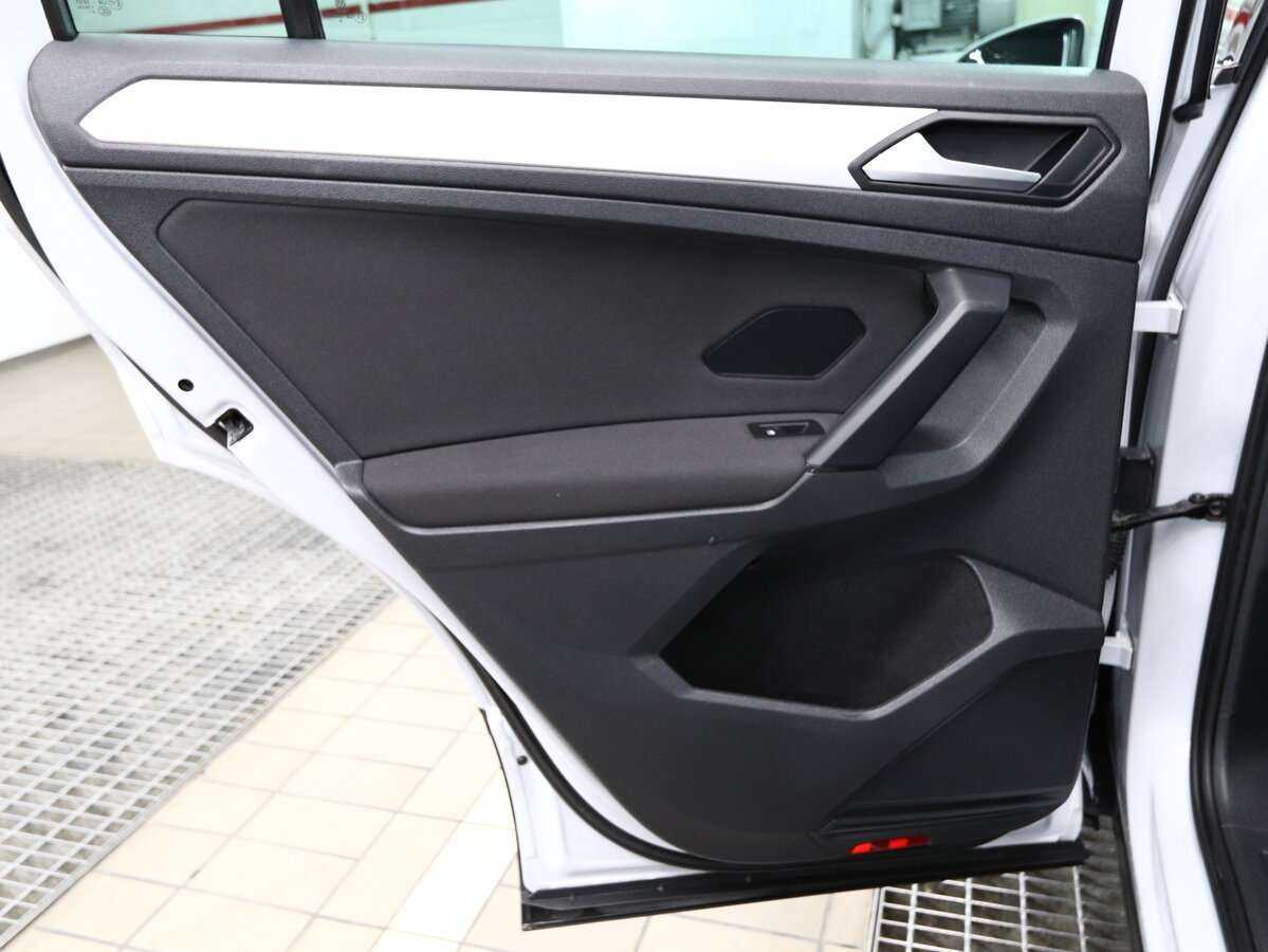 Купить Volkswagen Tiguan с пробегом. Фото: #8
