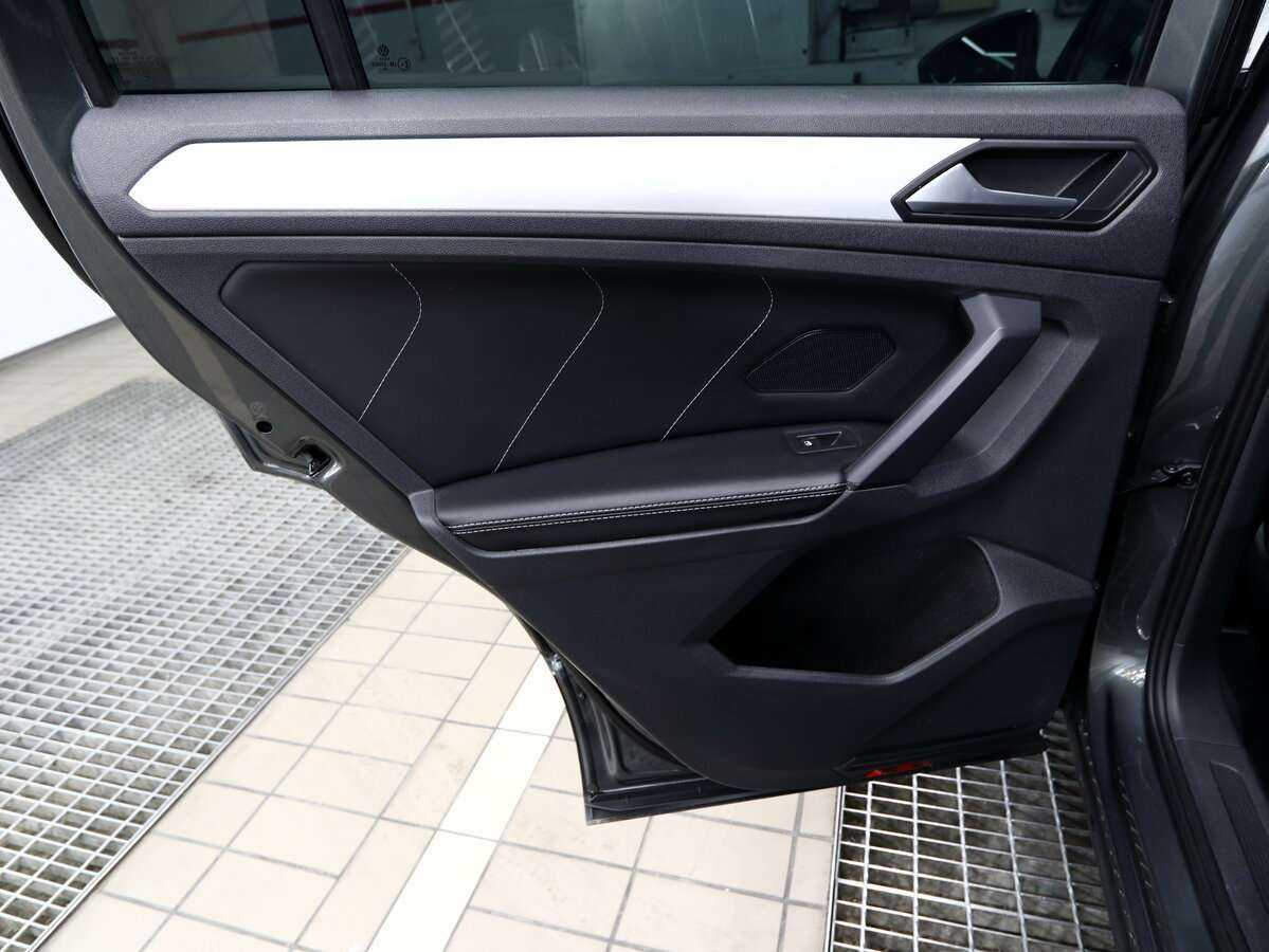 Купить Volkswagen Tiguan с пробегом. Фото: #13
