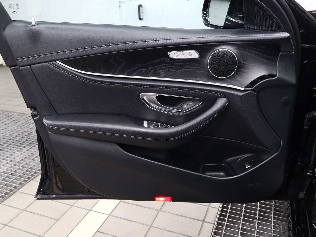 Купить Mercedes-Benz E-Класс с пробегом. Фото: #12