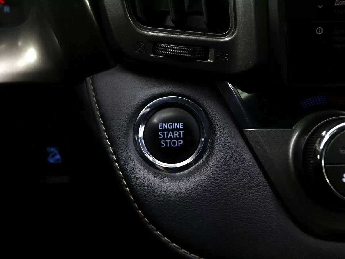 Купить Toyota RAV4 с пробегом. Фото: #16