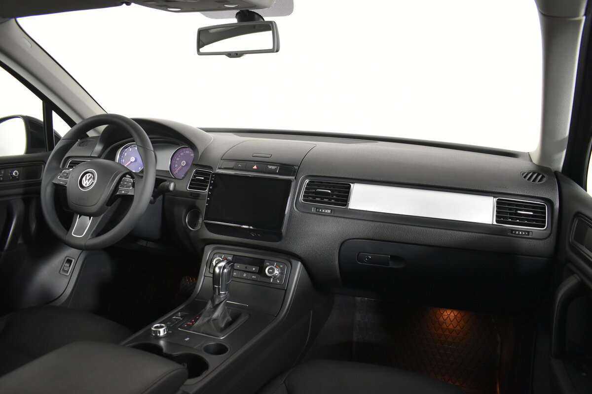 Купить Volkswagen Touareg с пробегом. Фото: #13
