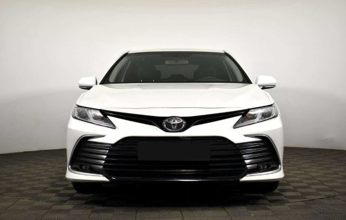 Купить Toyota Camry с пробегом. Фото: #1