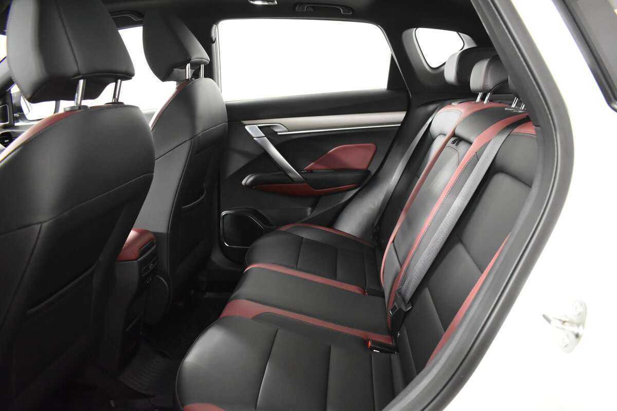 Купить Geely Coolray с пробегом. Фото: #8